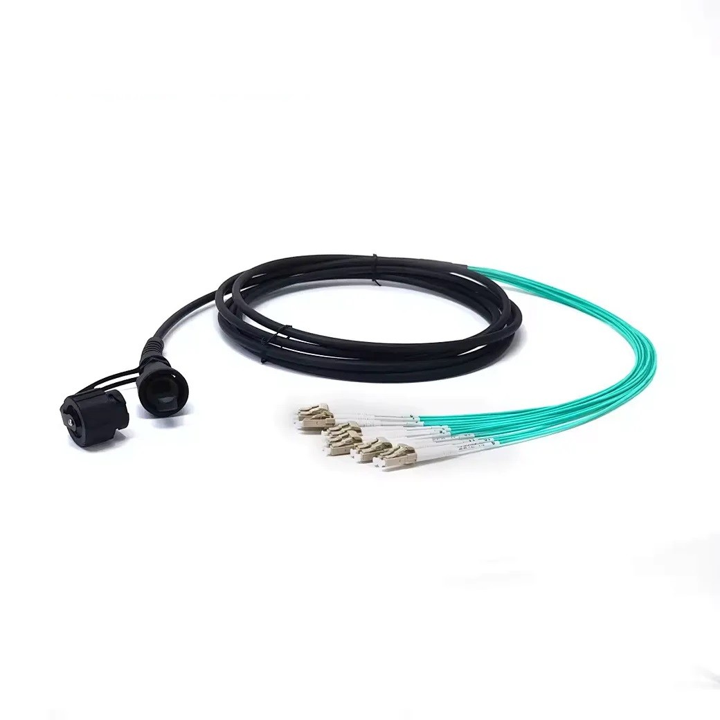 MPO (ODVA) - LC / UPC MM OM3 12 Cores 7.0 mm LSZH Black